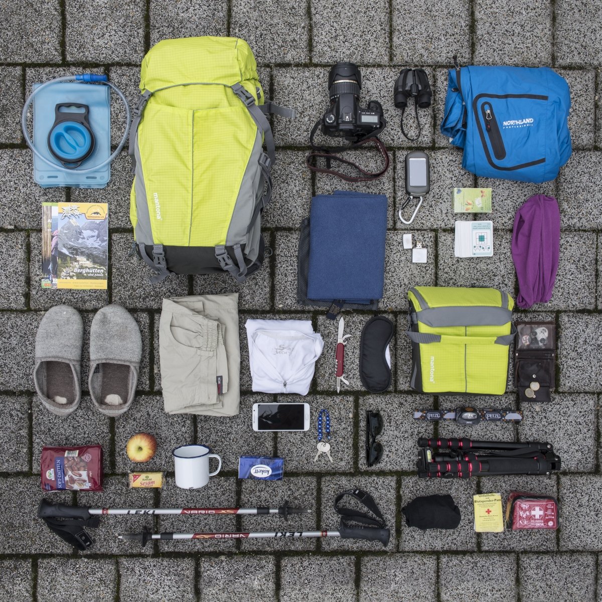 Mantona elements Outdoor Rucksack hellgrün
